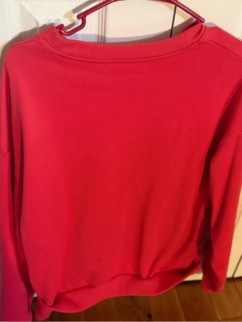 Alo Yoga Candy Red Logo Sweatshirt - Picture 3 of 8